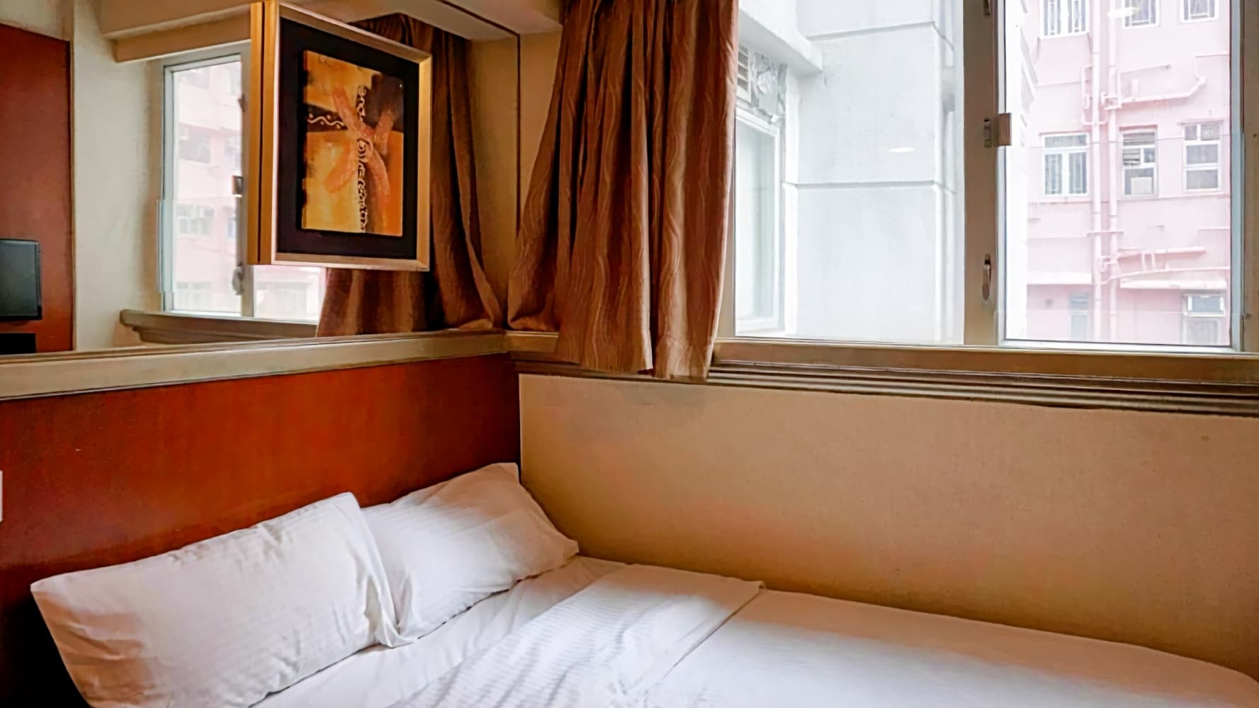 Oriental Lander Hotel