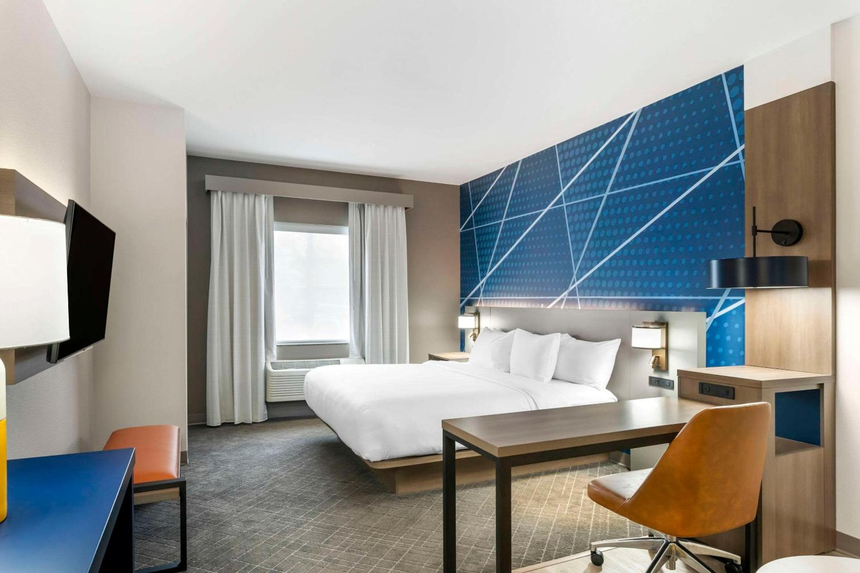 Comfort Suites Elgin