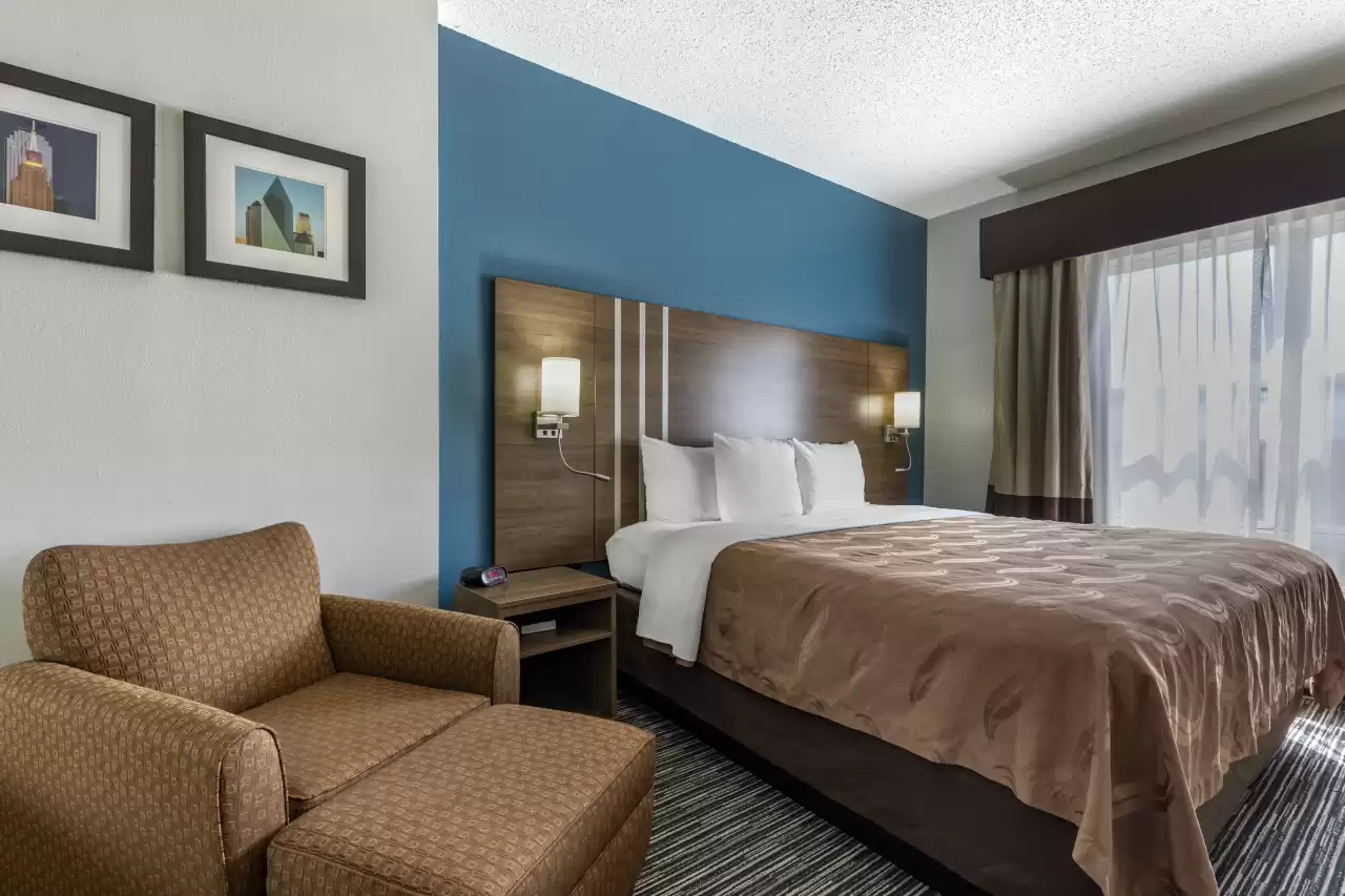 Quality Inn & Suites I-35 E/Walnut Hill