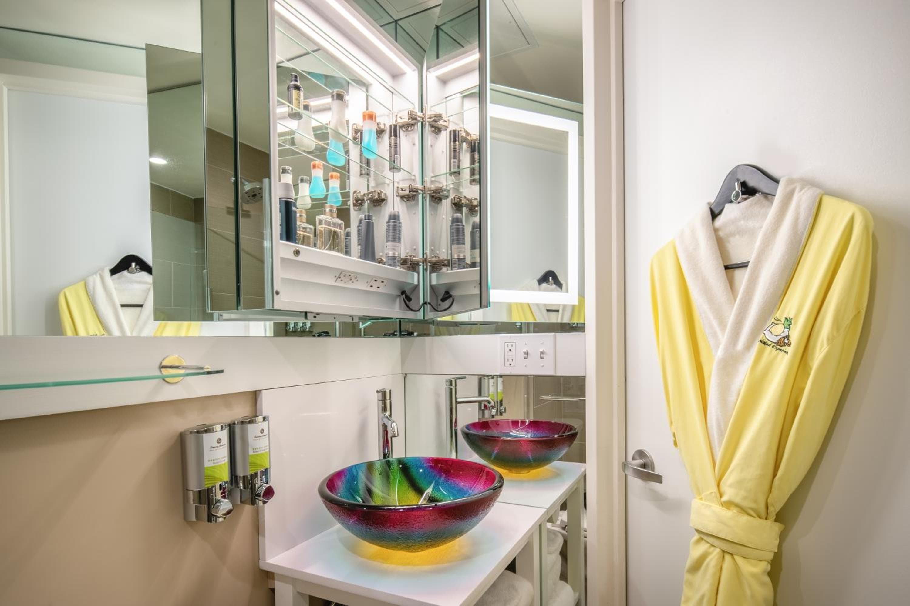 Staypineapple, An Artful Hotel, Midtown New York