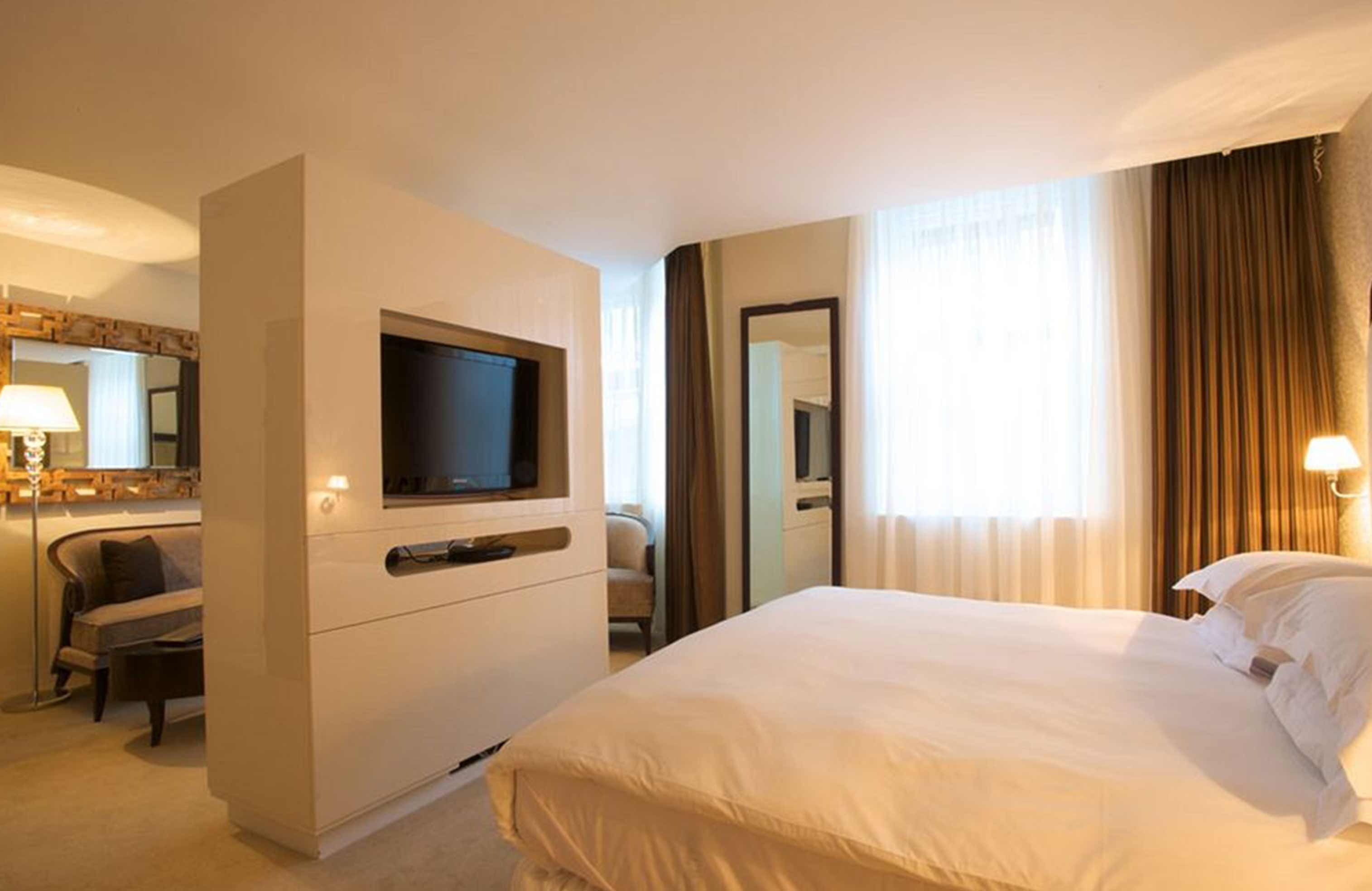 Ten Manchester Street