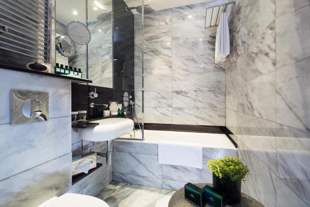 Hôtel Lumen Paris Louvre