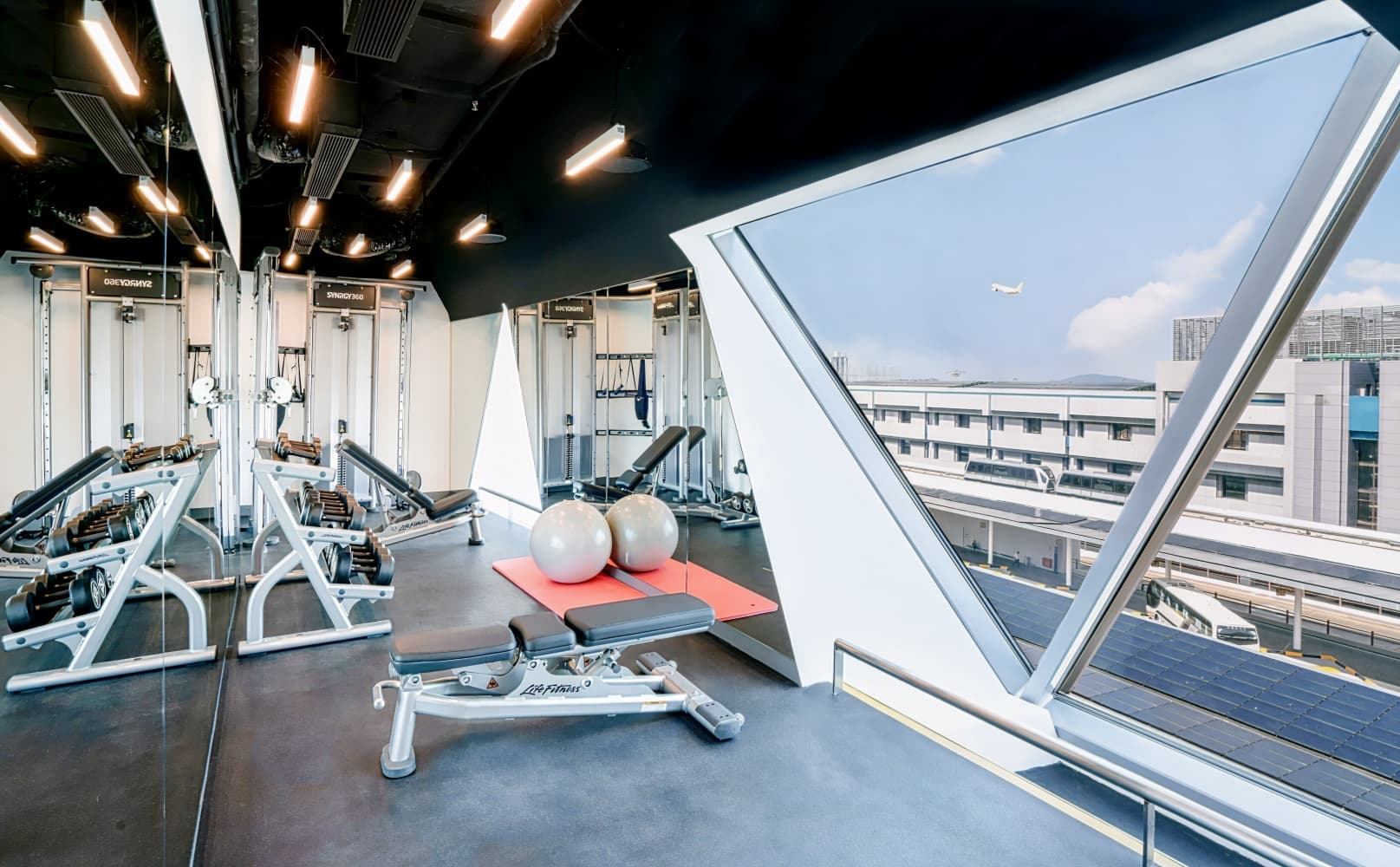 YOTELAIR Singapore Changi