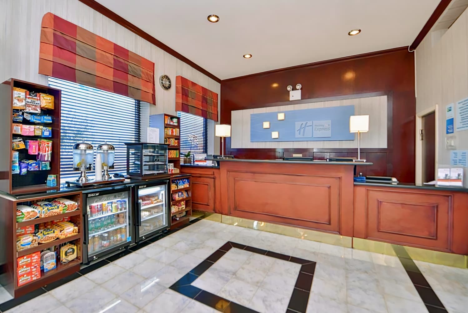 Holiday Inn Express New York JFK Airport Area