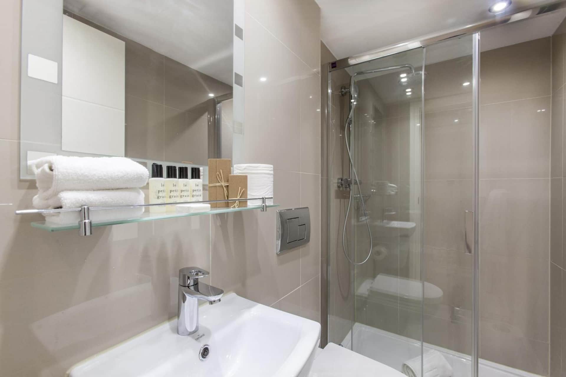 Hotel Shepherds Bush London