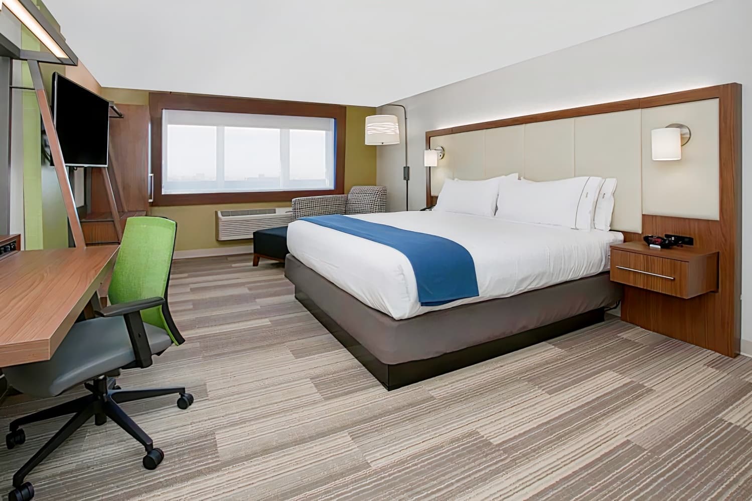 Holiday Inn Express & Suites Austin Downtown - University