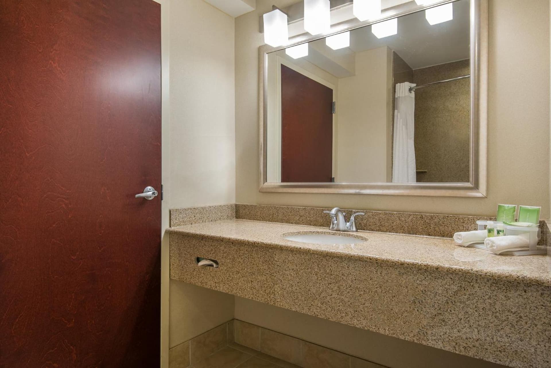 Holiday inn Express Haskell-Wayne Area, an IHG Hotel