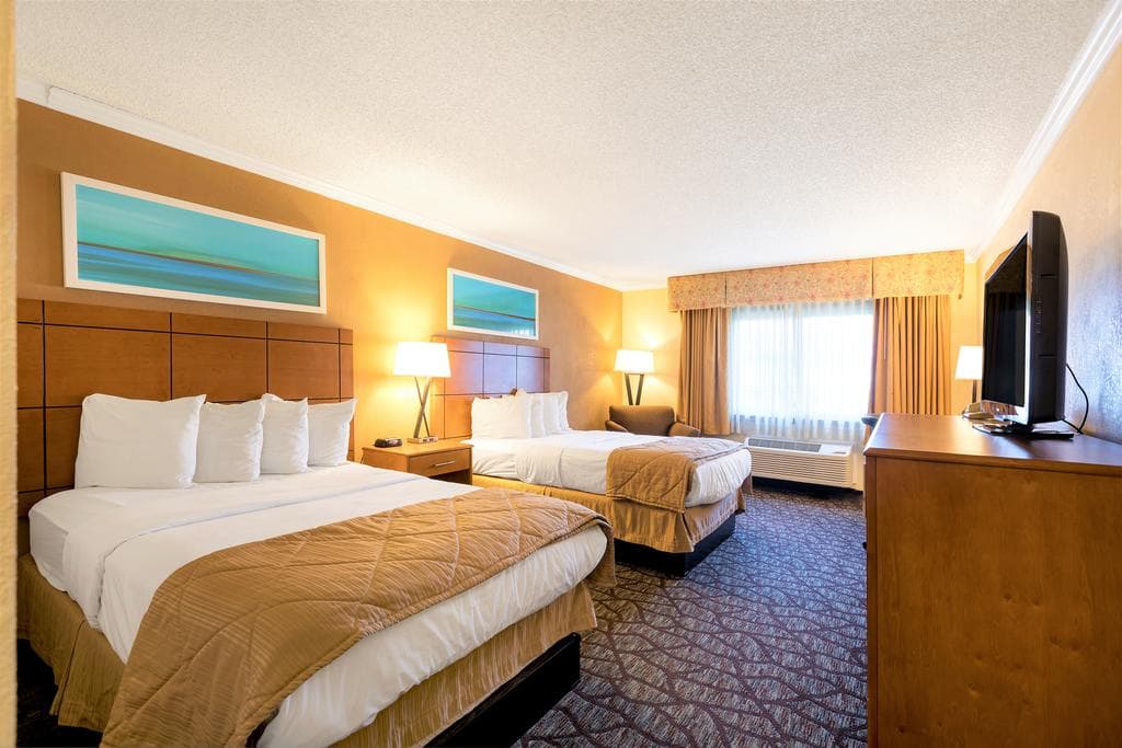 Clarion Hotel Detroit Metro Airport