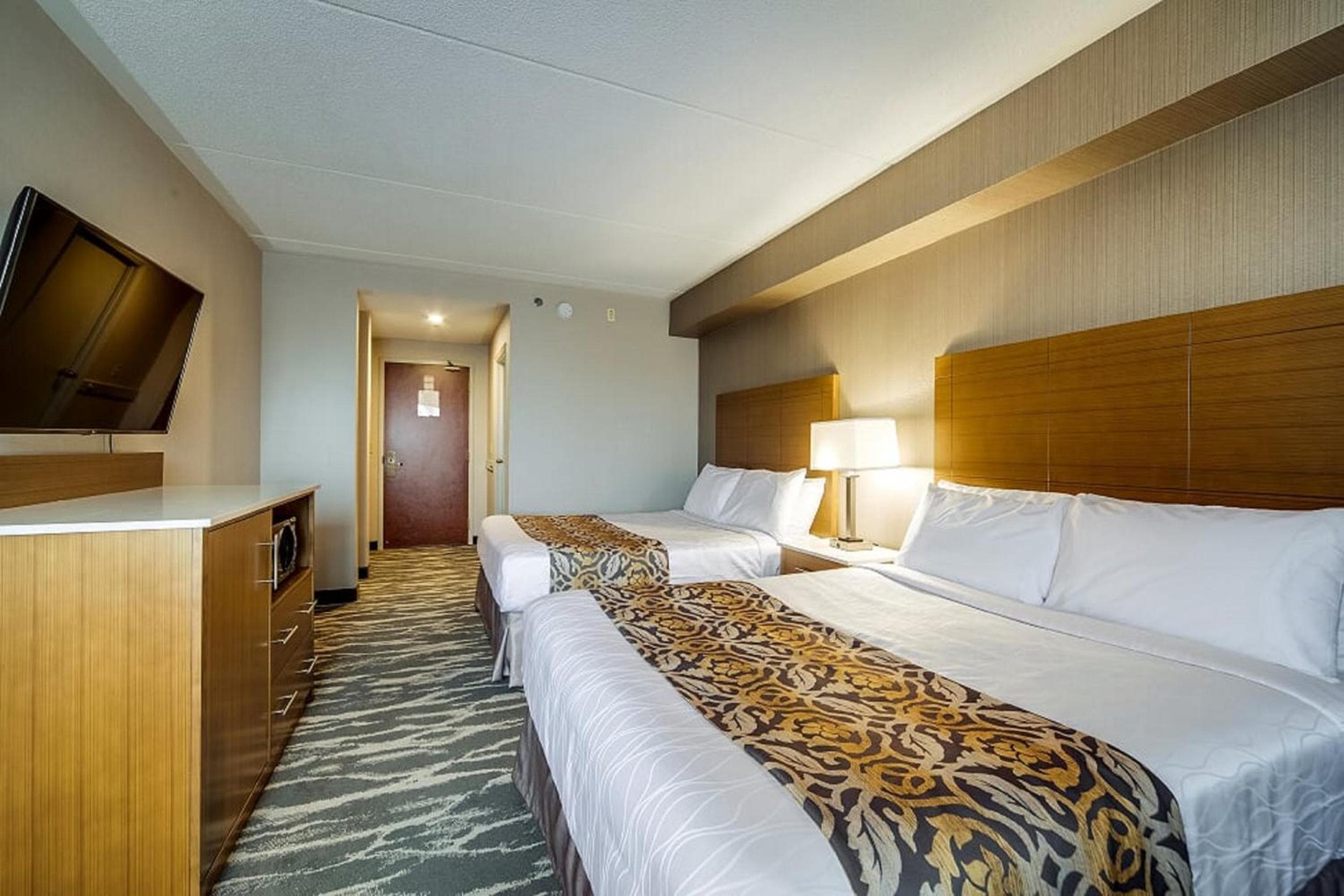 Monte Carlo Inns Brampton Suites