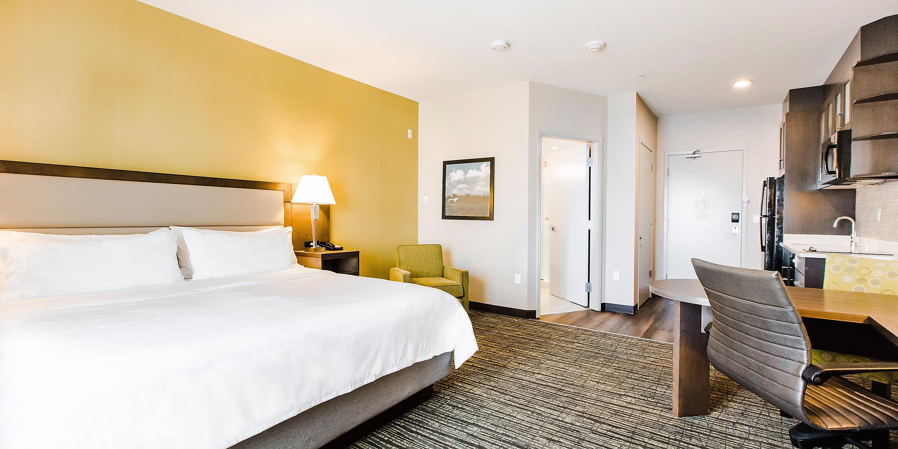 Candlewood Suites West Edmonton - Mall Area, an IHG Hotel