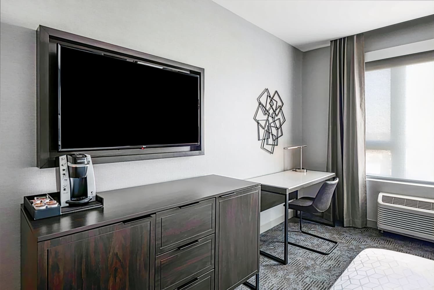 Holiday Inn Express Boston Logan Airport - Revere