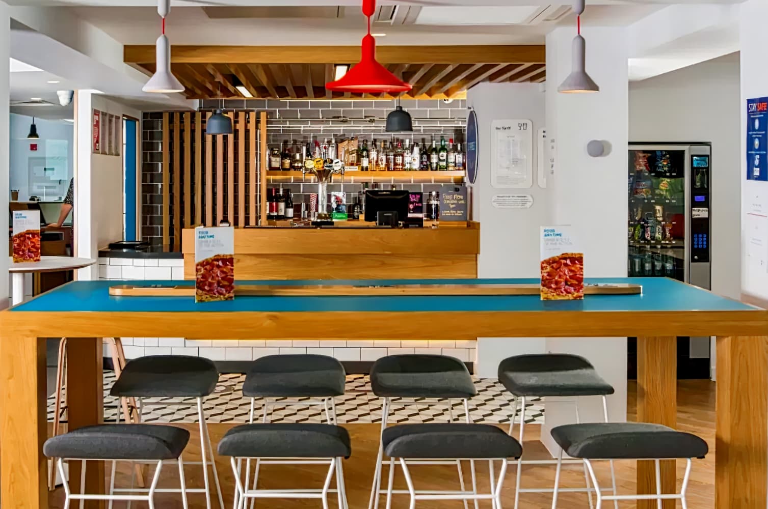 Holiday Inn Express Cardiff Bay