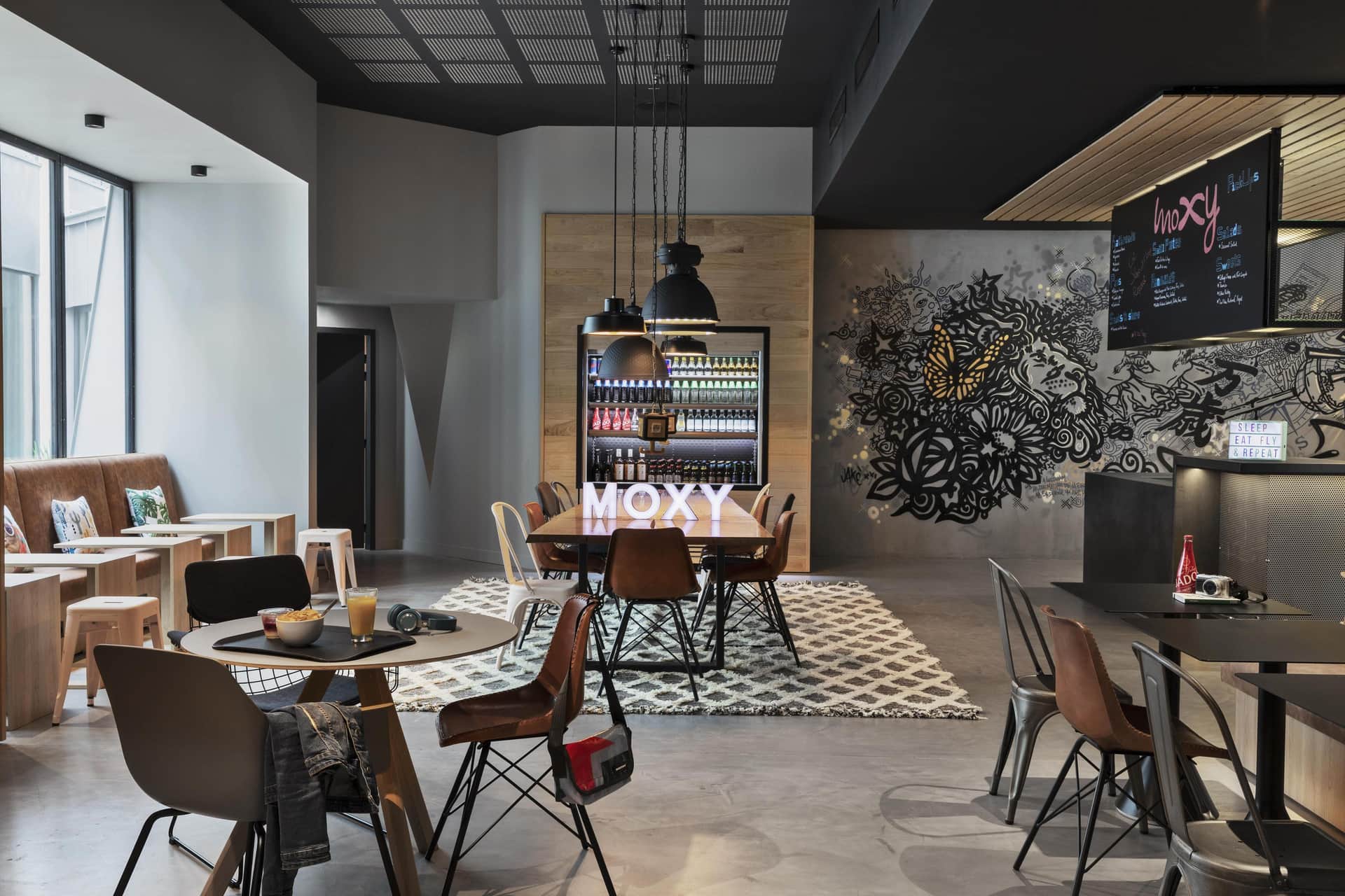 Moxy Lyon Airport