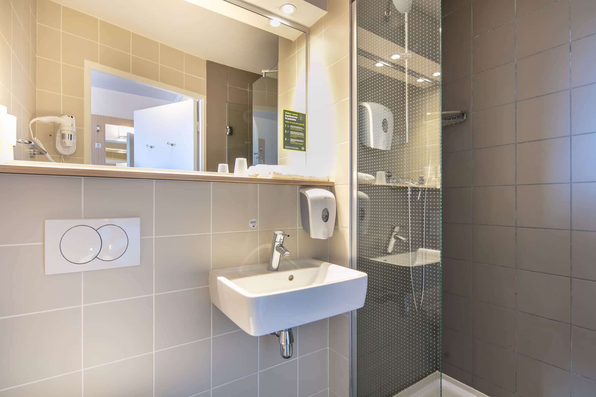 B&B HOTEL Lyon Aéroport Saint-Quentin-Fallavier