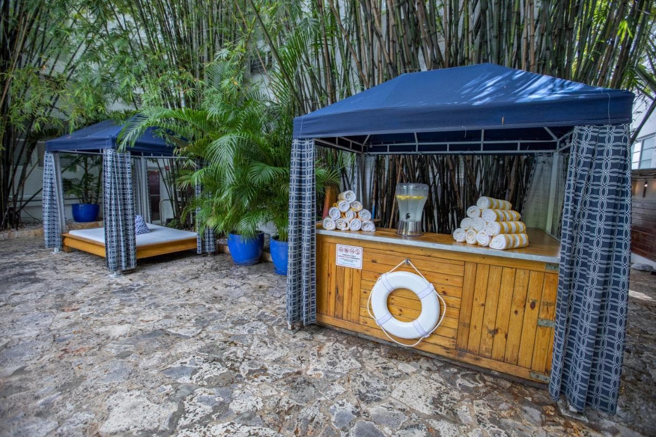 Catalina Hotel & Beach Club