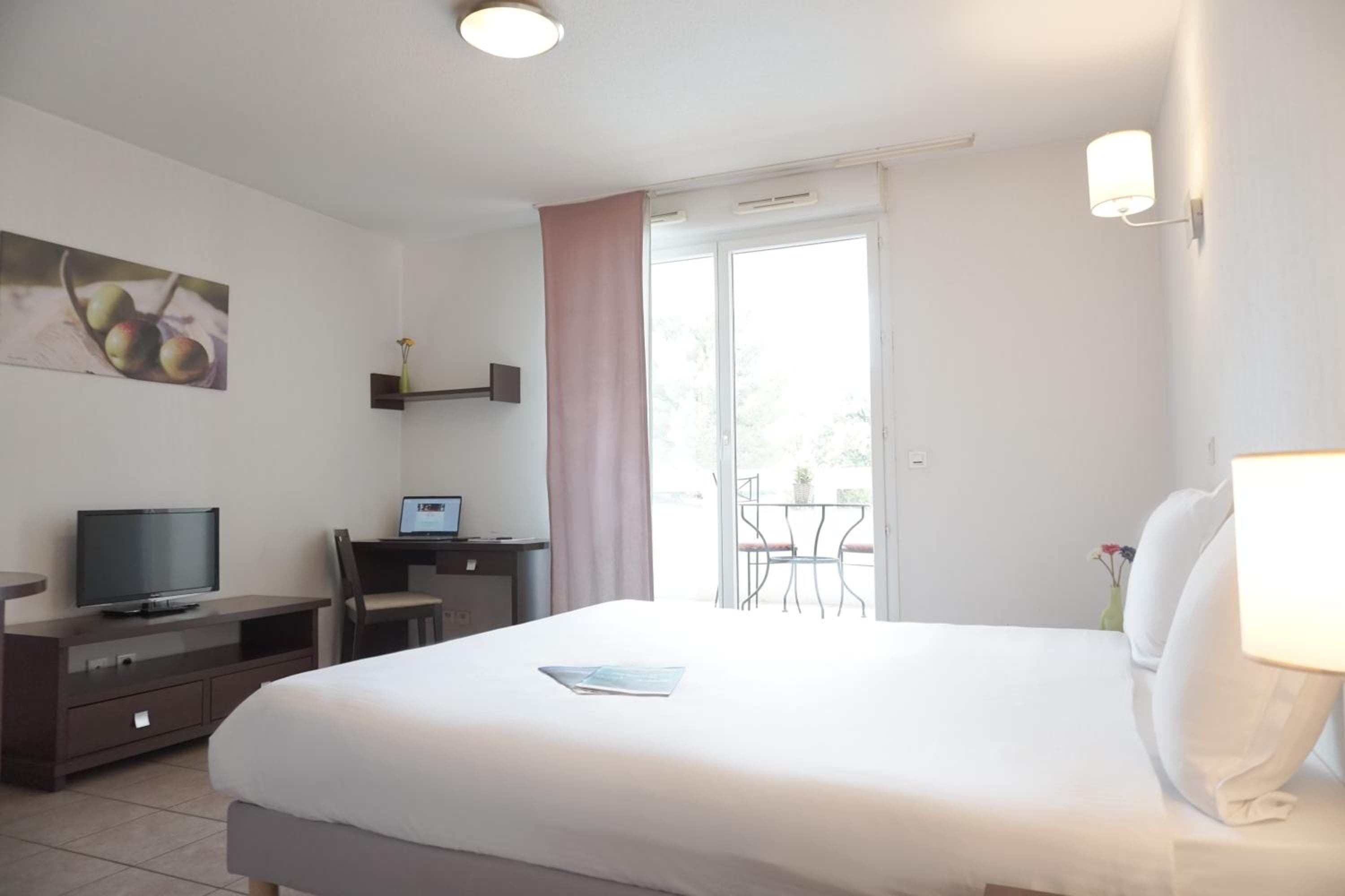 Zenitude Hôtel-Résidences Toulon Six Fours