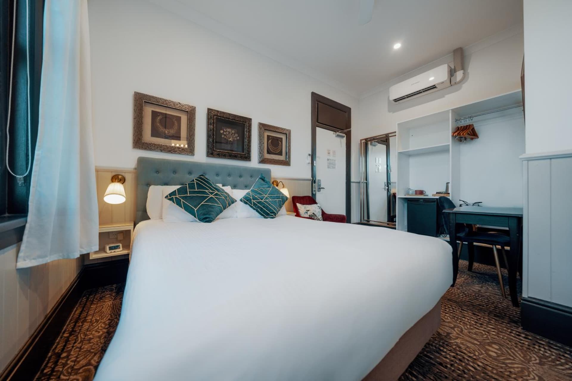 Cremorne Point Manor