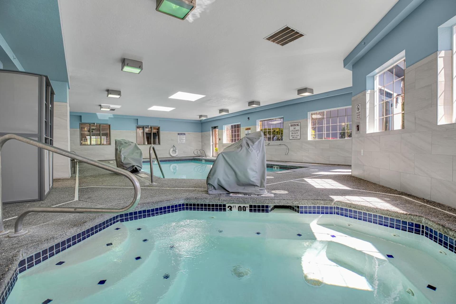 Holiday Inn Express Hotel & Suites Portland - Jantzen Beach, an IHG Hotel
