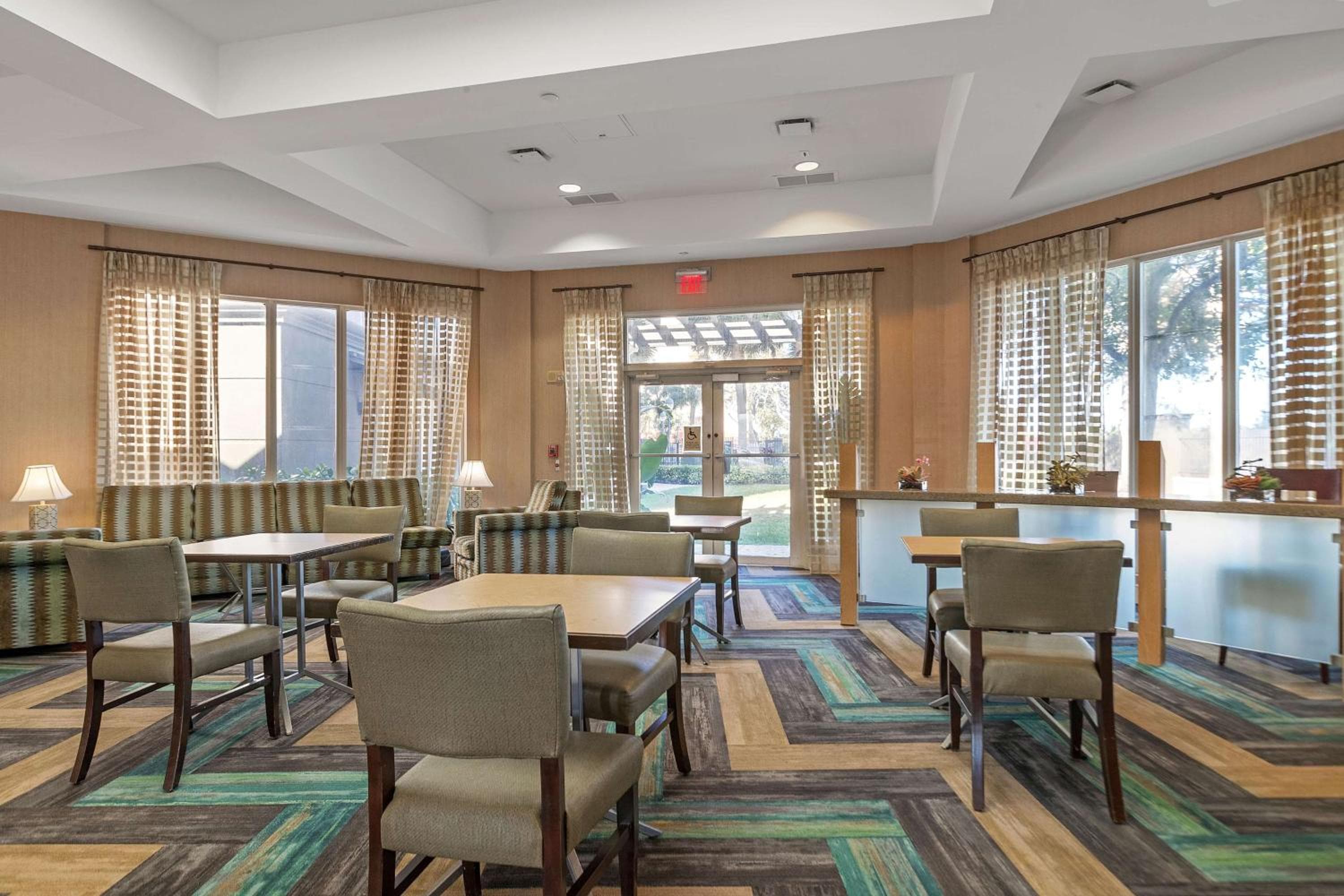 La Quinta Inn & Suites by Wyndham Ft. Lauderdale Airport