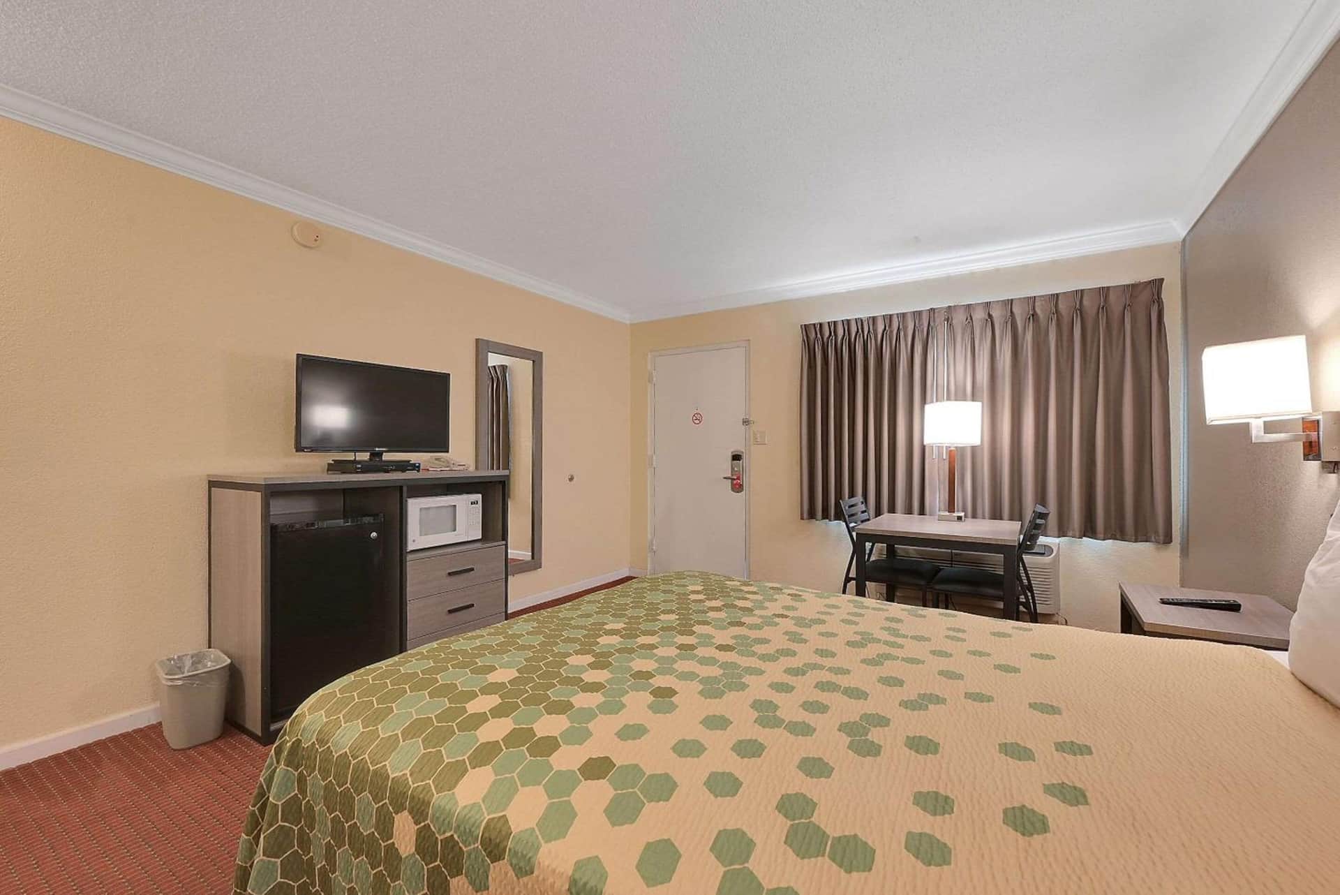Econo Lodge Woodland near I-5