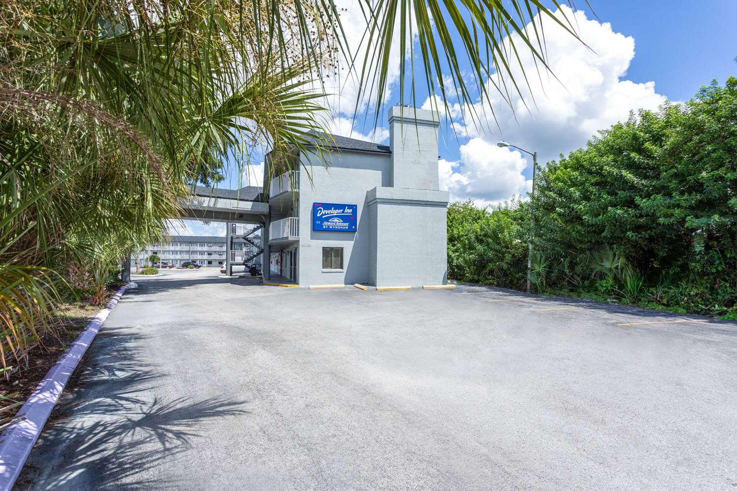 Howard Johnson by Wyndham Orlando Lake Buena Vista South