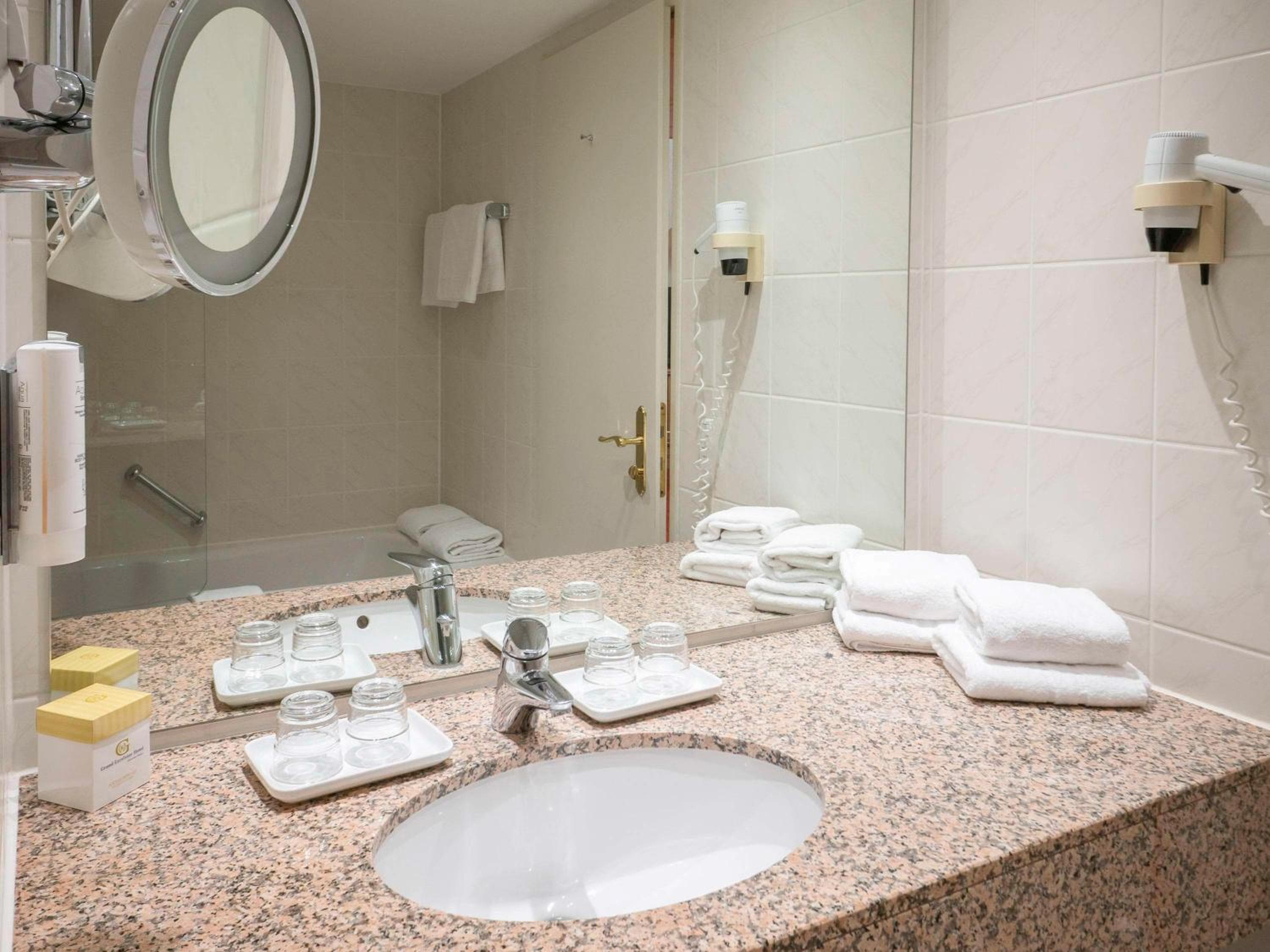 Atomis Hotel Munich Airport by Mercure