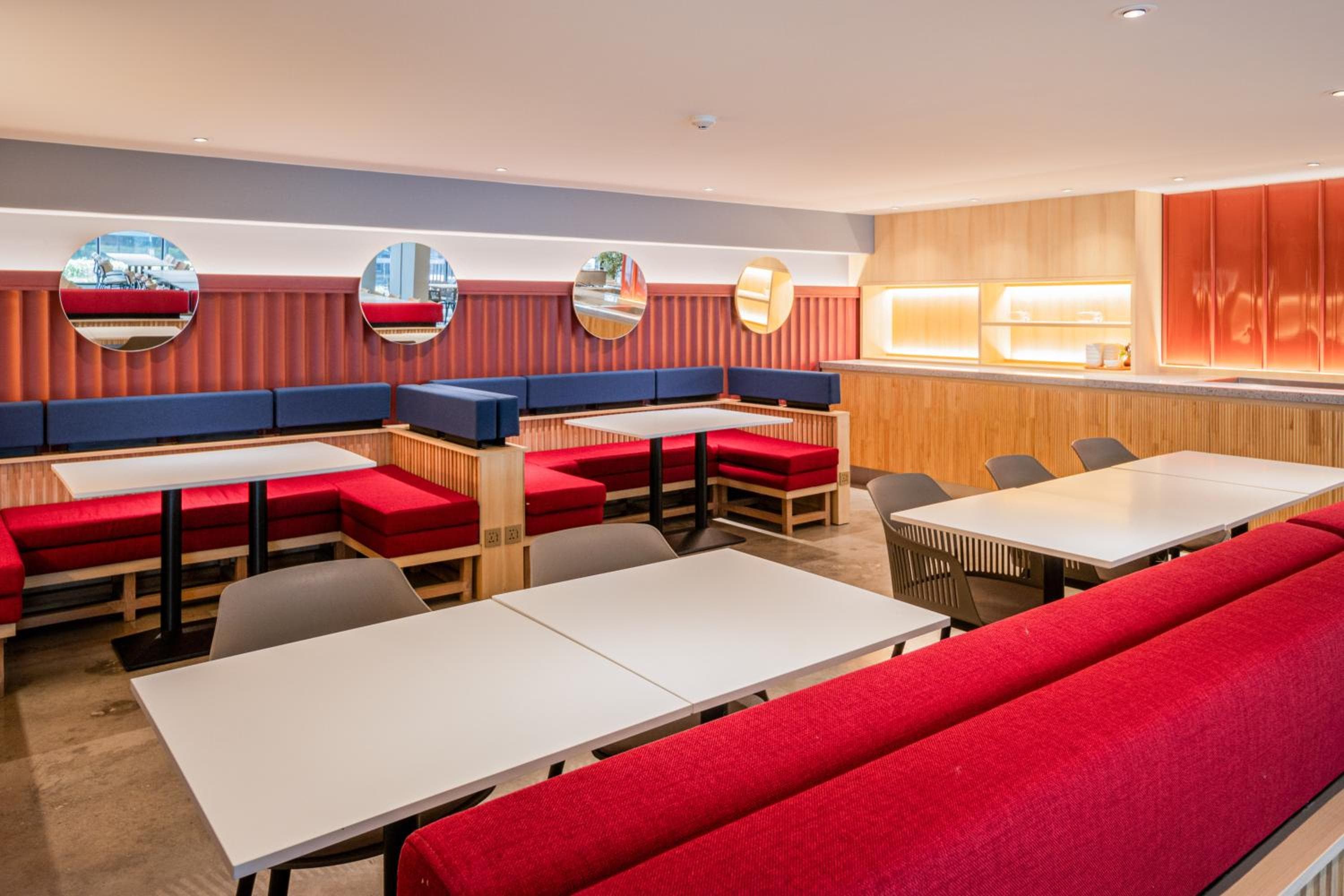 Blue Hippo & Red Crocodile Hotel