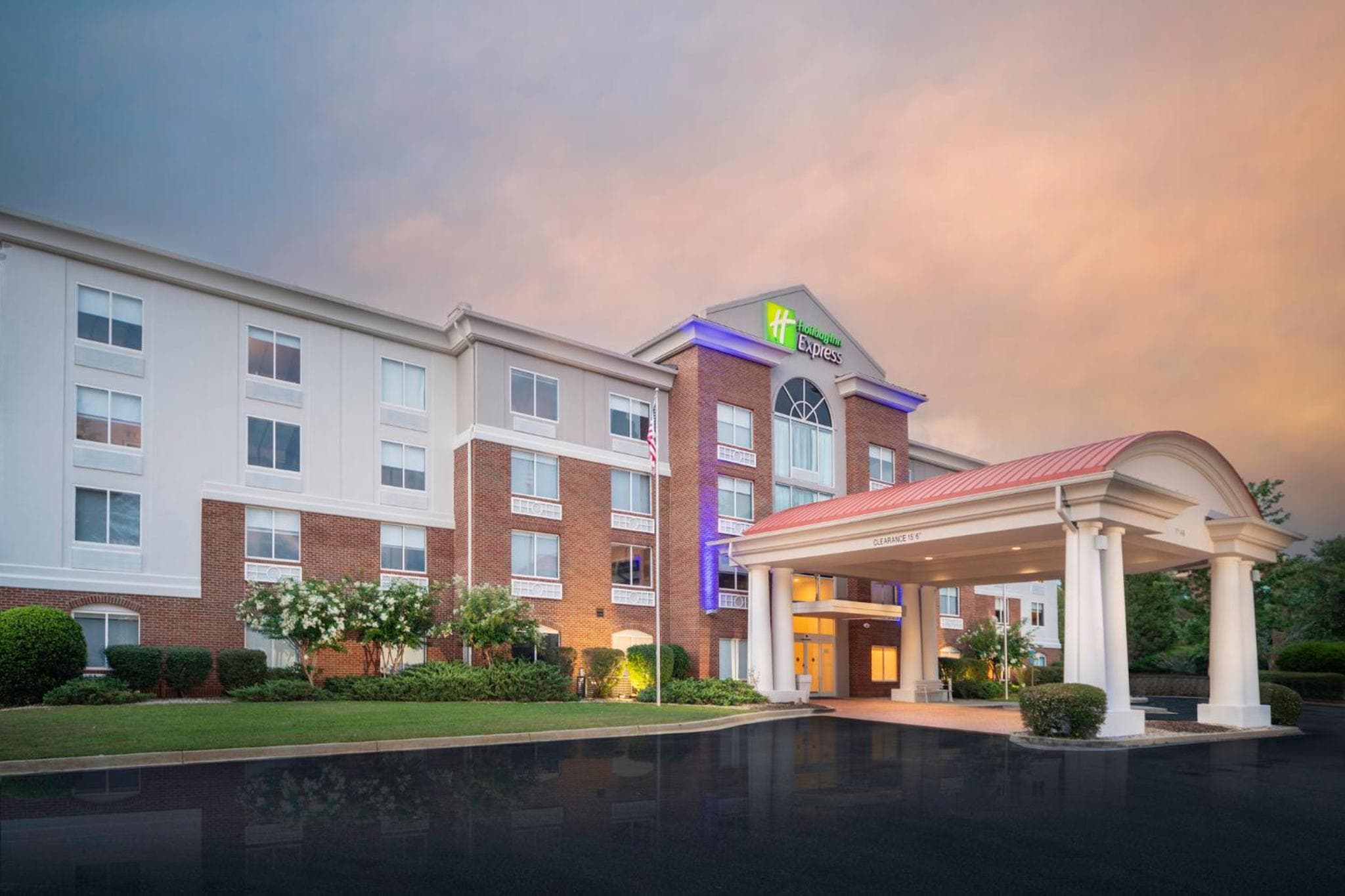Holiday Inn Express and Suites Atlanta-Johns Creek by IHG