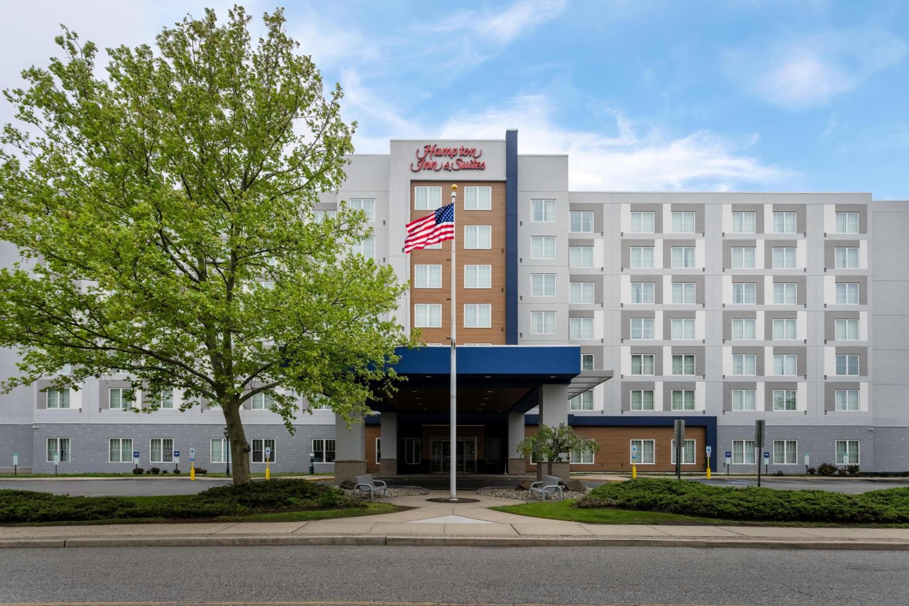 Hampton Inn & Suites Newark Airport Elizabeth