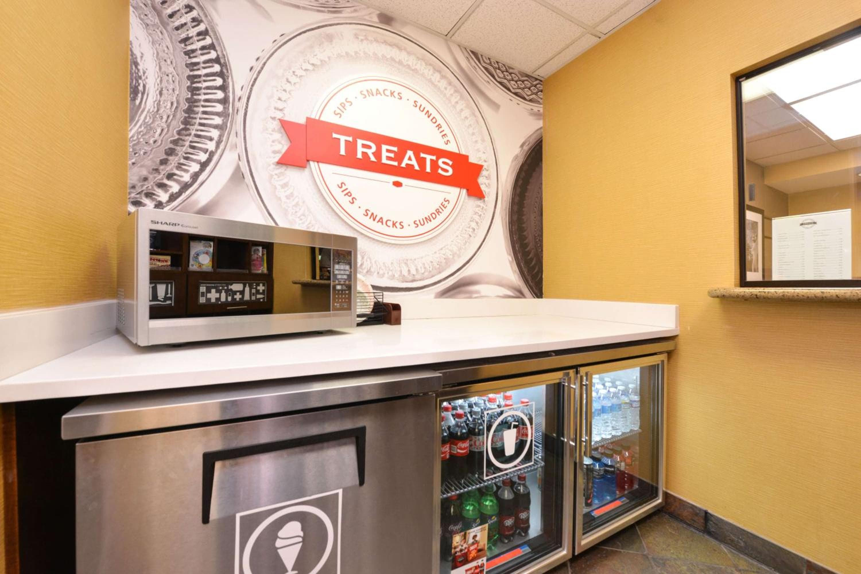 Hampton Inn & Suites Pueblo-Southgate