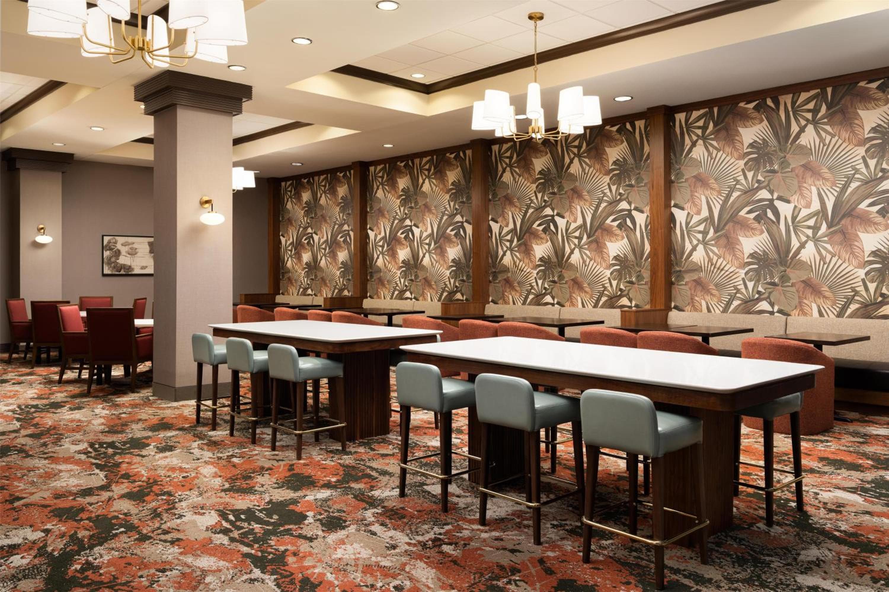 Embassy Suites by Hilton Charleston Airport Hotel & Convention Center