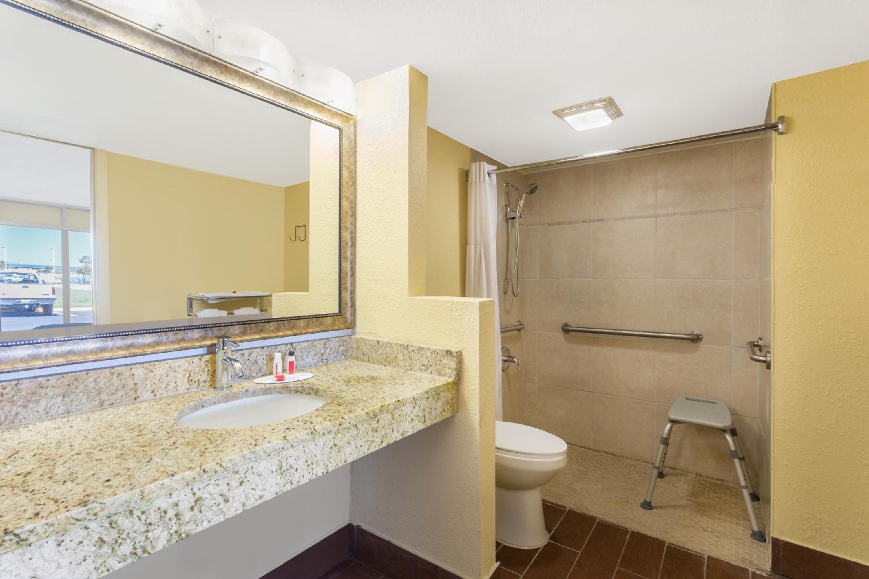 Days Inn by Wyndham Wildwood I-75