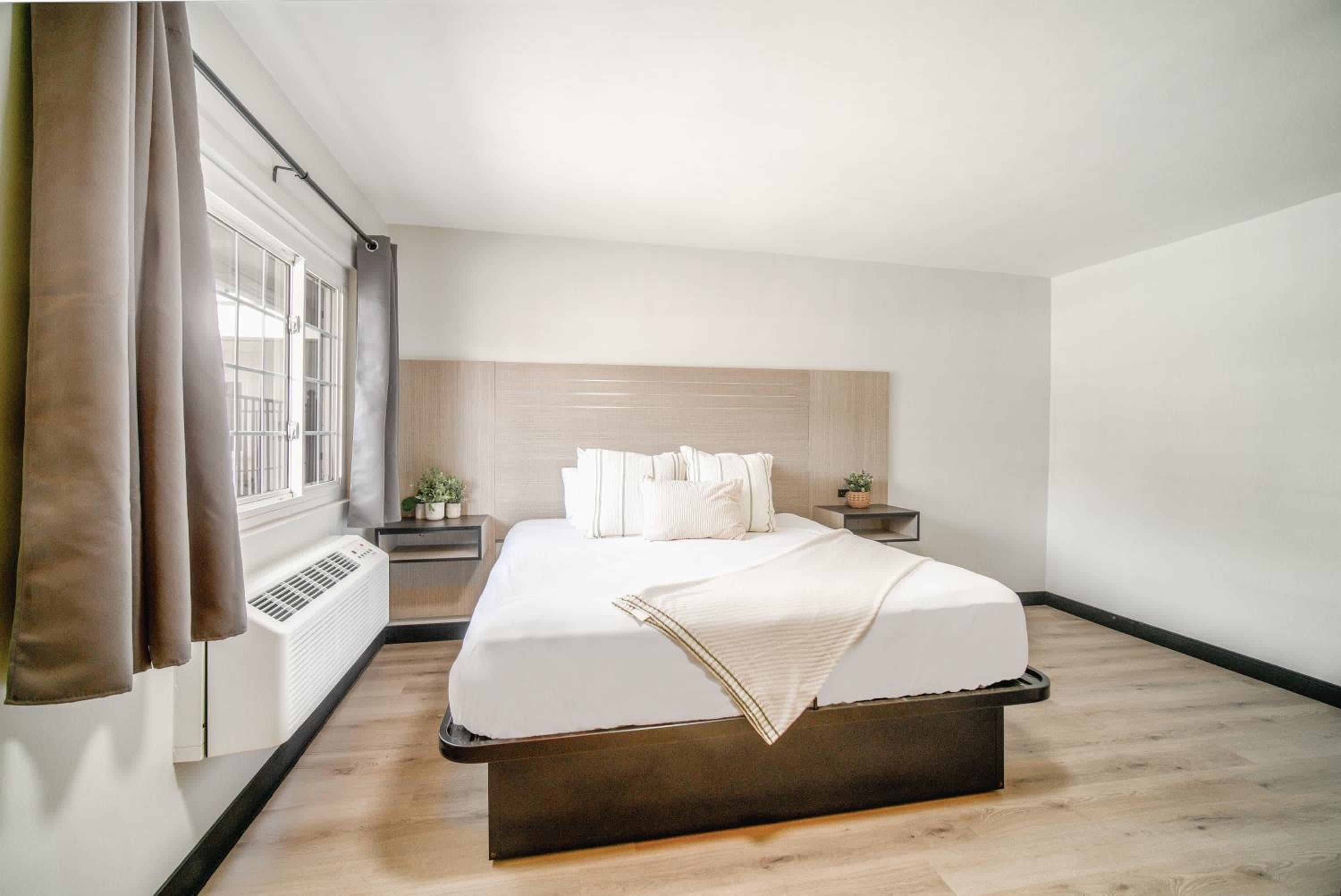 ERTH INN by AGA- San Ysidro