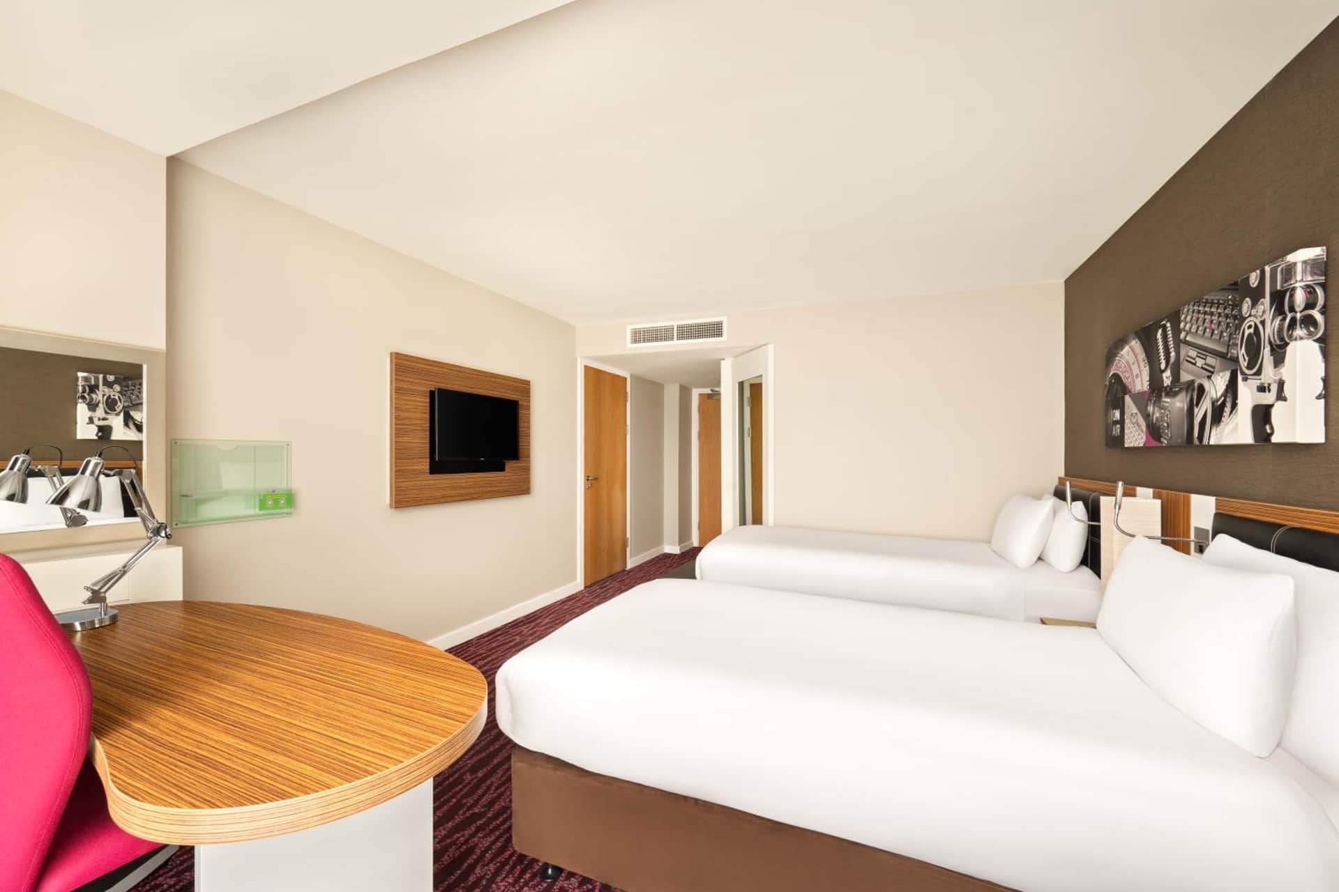 Holiday Inn Manchester-Mediacityuk by IHG