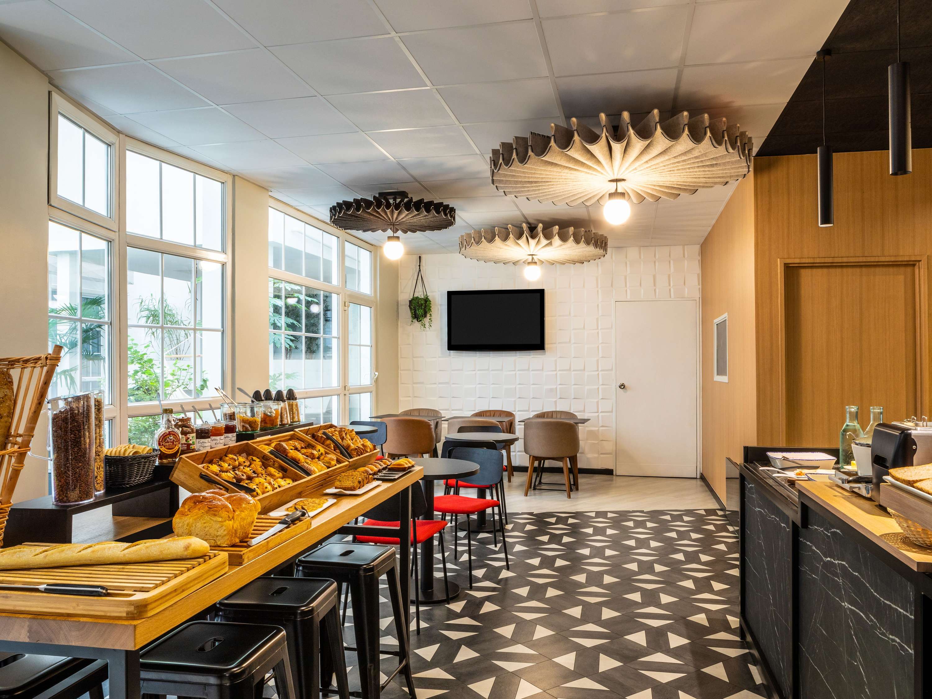 ibis Paris Ornano Montmartre North 18th