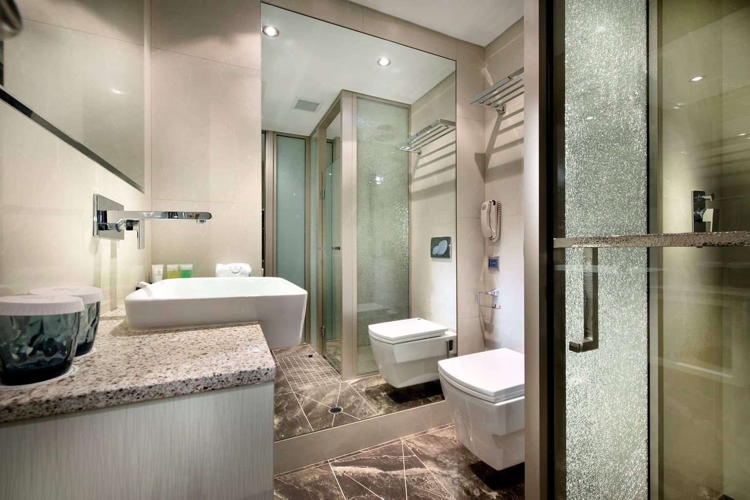 International on the Water Hotel